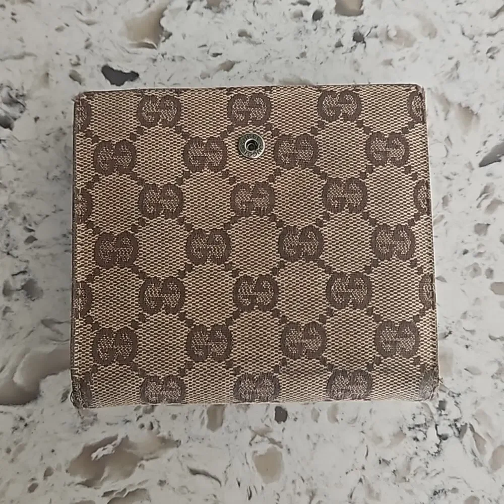 Gucci Beige Canvas Bifold Monogram Wallet - Unisex - Picture 2 of 13